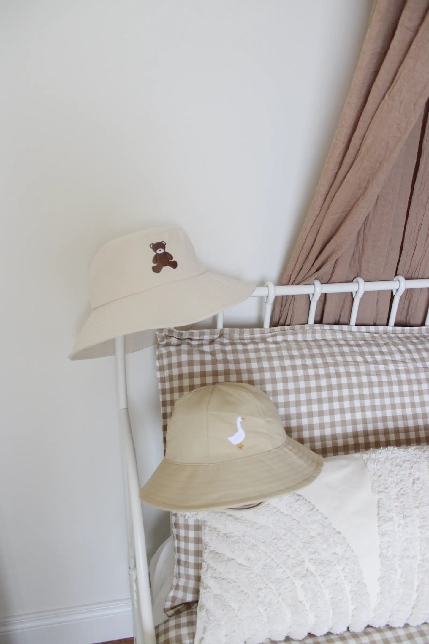 cappello bimbi con ricamo orso lou di miliblum con cappellooca milly
