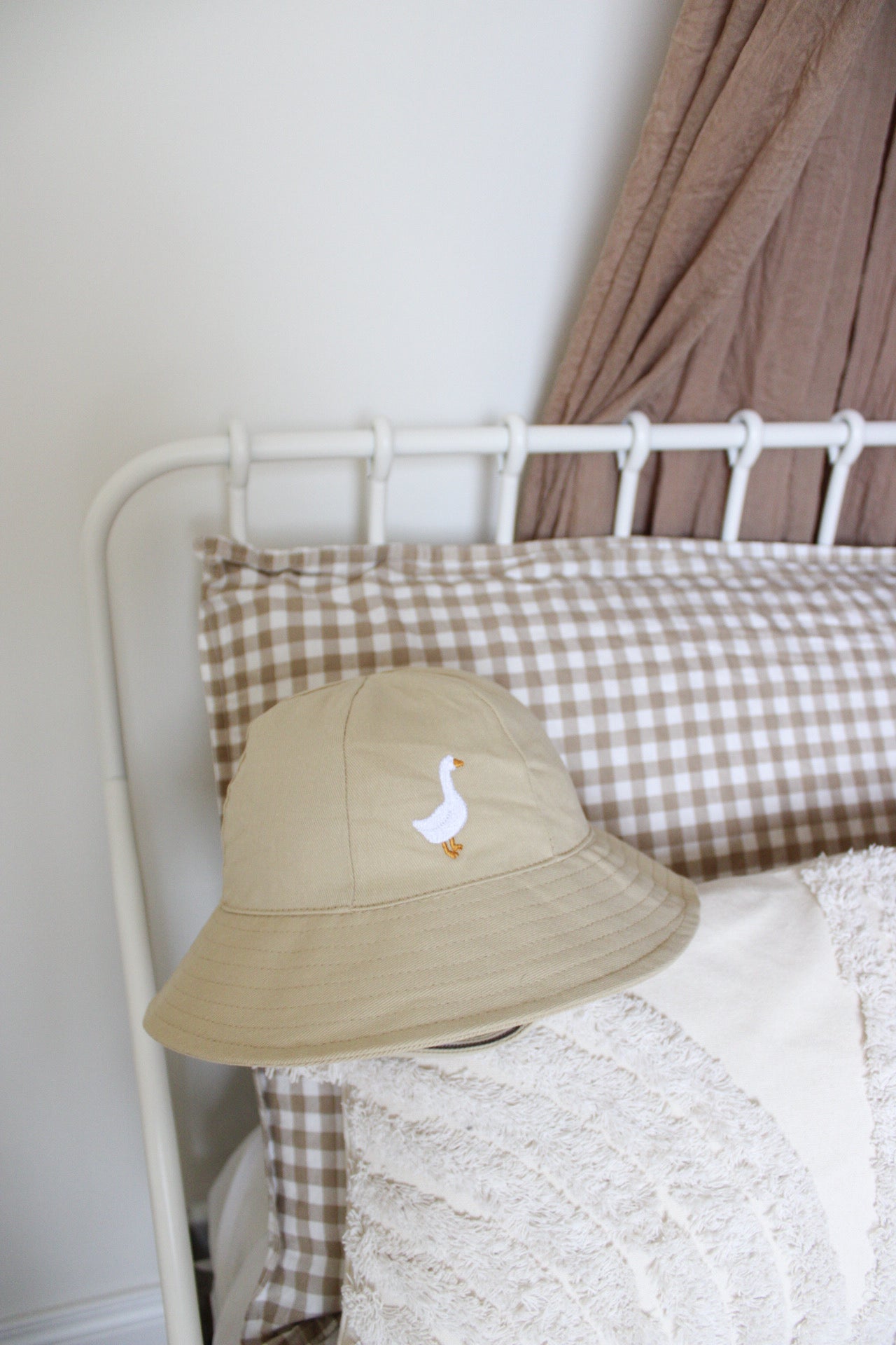 cappello bimbi con ricamo oca milly di miliblum