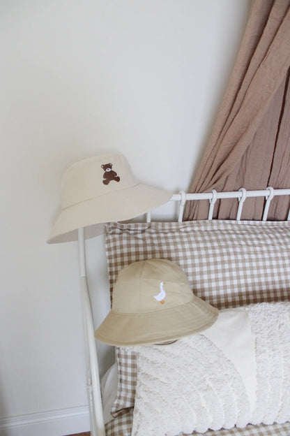 cappello bimbi con ricamo orso lou di miliblum con cappellooca milly