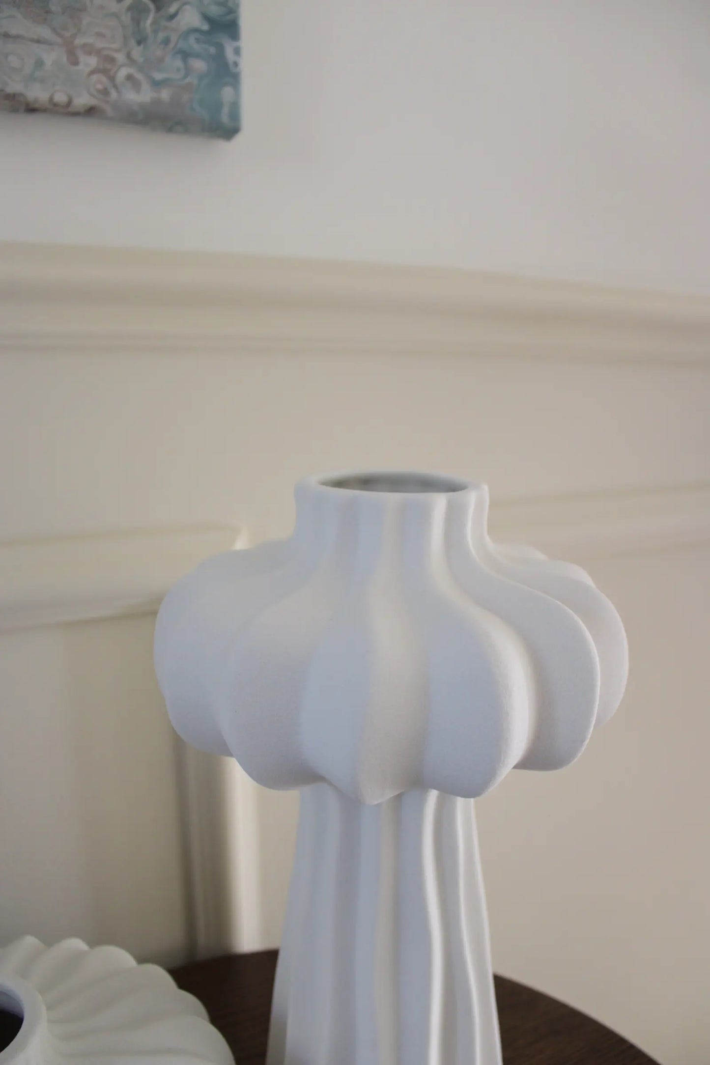 dettaglio vaso decorativo onda di miliblum forma movimento e armonia