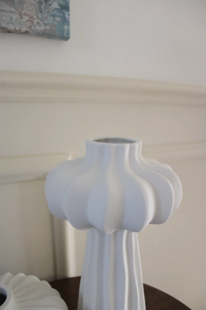dettaglio vaso decorativo onda di miliblum forma movimento e armonia